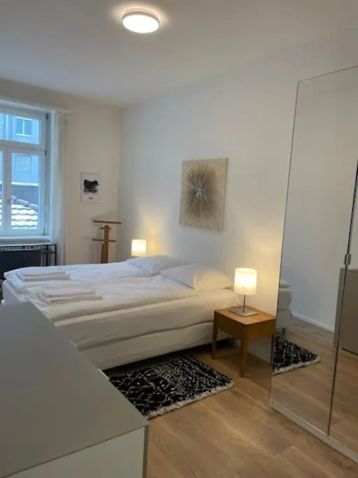 Elegant 2Br Apartment - Canal3 Zurich 0*,  Switzerland